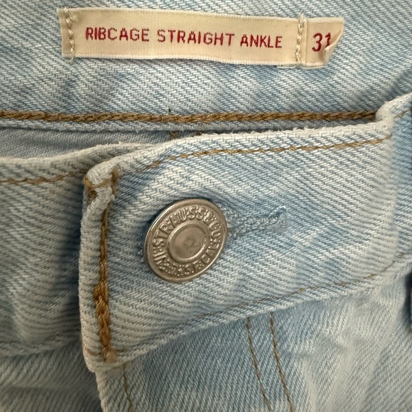 Levi’s Ribcage Straight Ankle Light Blue Distressed Jeans - Picture 3 of 3